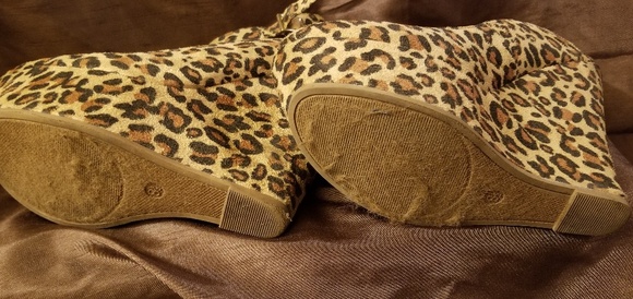 Shoes - Picture 3 of 3